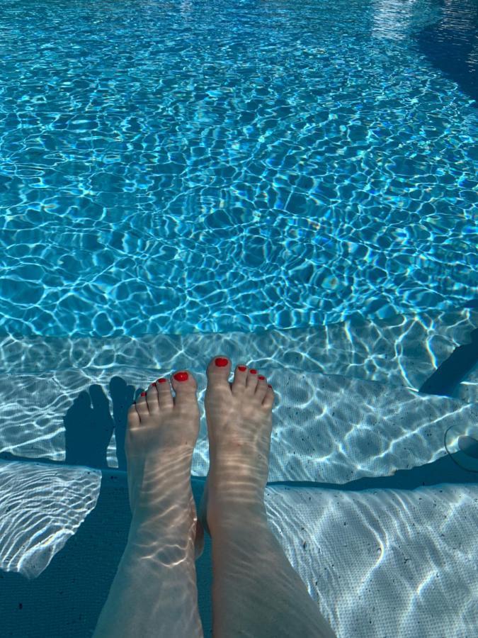 הוילה רונשאם Insolite Avec Piscine Au Bonheur Comtois מראה חיצוני תמונה